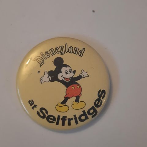 Disneyland at selfridges - Mikke mus - Button / Pin
