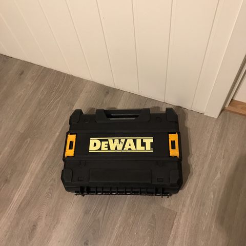 Dewalt DCD 790 skrumaskin tstak