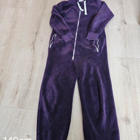 Fleece onesie / jumpsuit vinterens must have