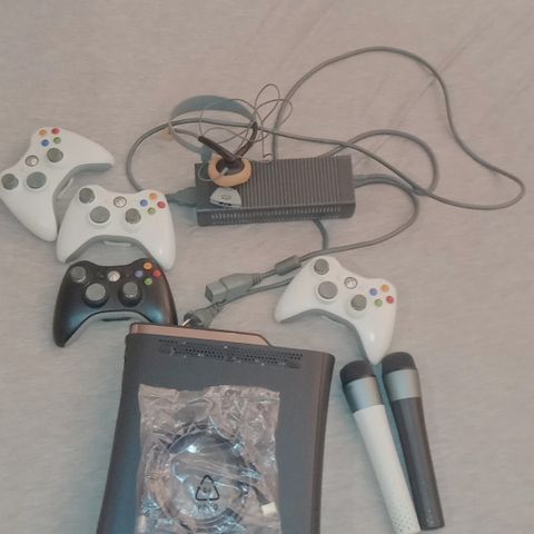 120GB Xbox 360 Elite med FIRE CONTROLLERE!