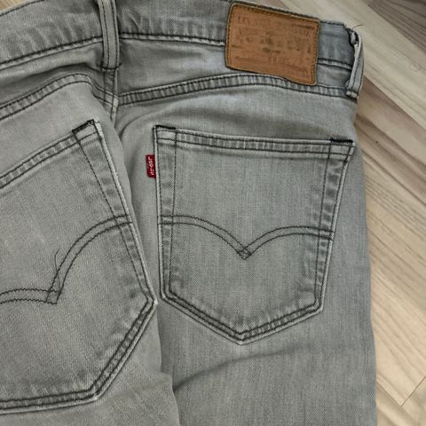 levis jeans lite brukt