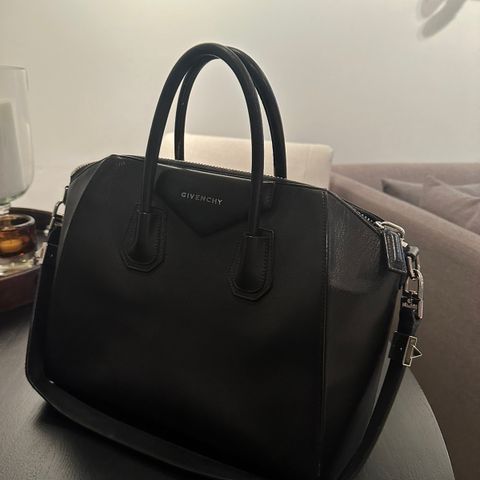 Givenchy Antigona medium leather tote