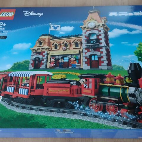 Uåpnet Lego 71044: Disney Train and Station