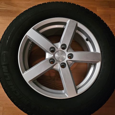 Volvo/Ford 7×16 5×108 et50 CB63.4 Michelin X-ICE 215/65-16 102T