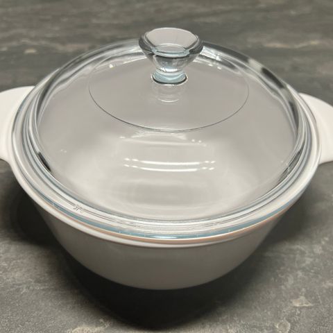 CorningWare hvit gryte med glasslokk 1,25 L