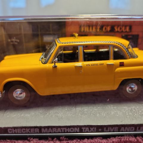 James Bond Checker Marathon Taxi