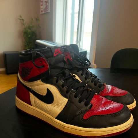 Jordan 1 Retro High OG Bred toe