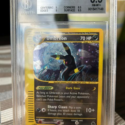 Umbreon Skyridge H30/H32 | High End Beckett 8.5!