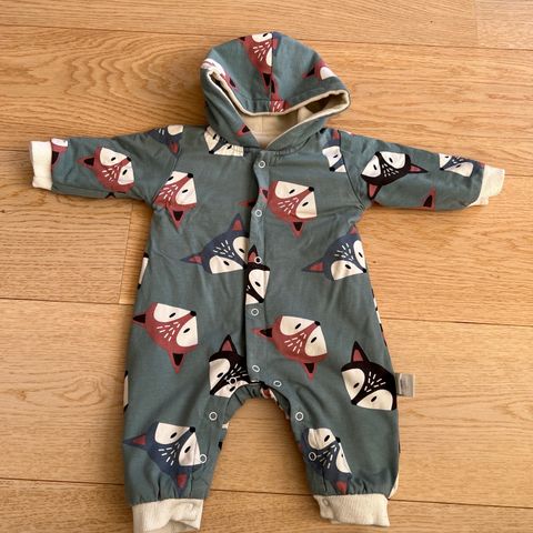 Varm fleece-dress til baby - 3-6 måneder