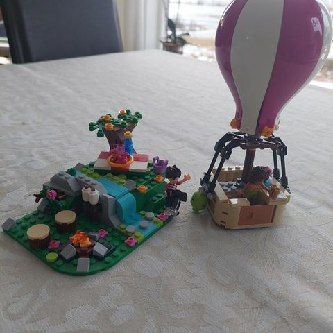 Lego friends 41097 (Heartlakes varmluftballong?)