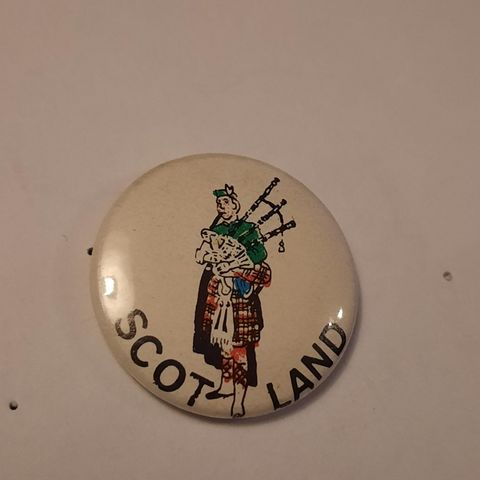 Scotland button