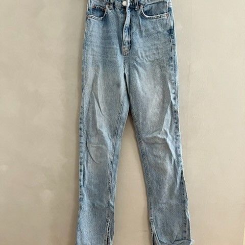 Perfect jeans fra Gina Tricot str. 34