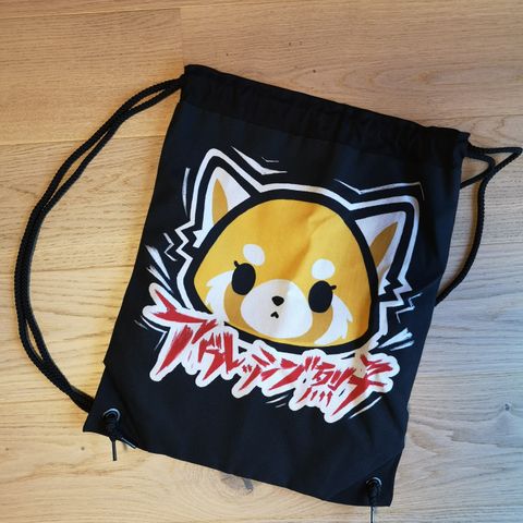 Aggretsuko string bag/ryggsekk