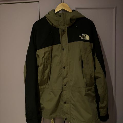 The North face Retro Mountain Jacket