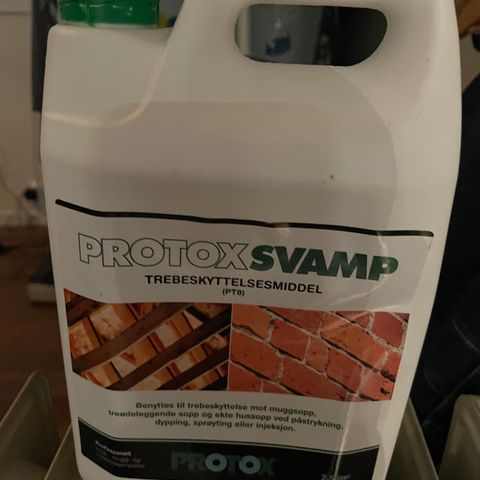 Ett Super effektivt Protox Swamp soppmiddel som brukes av profesjonelle.