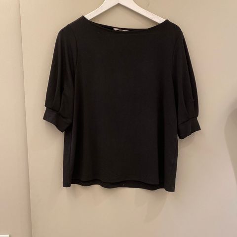 Svart bluse i medium