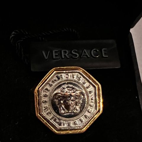 Versace Halskjede sett med ring. Billig!!!!!!