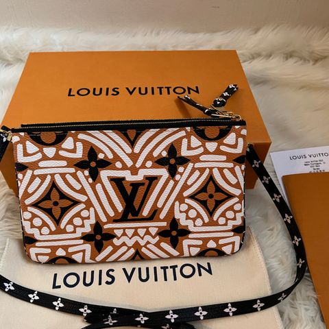 Limited! Louis Vuitton veske double zip pochette Crafty