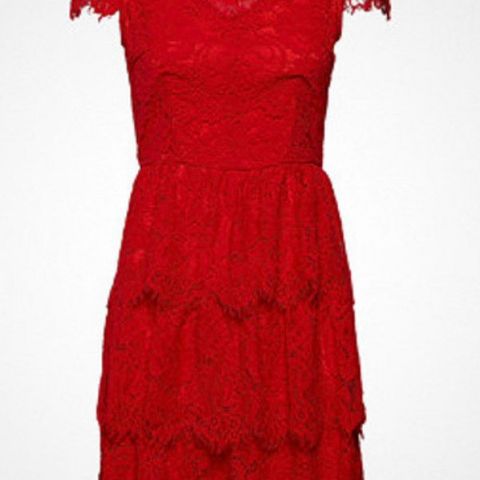 Rød blonde- kjole fra By Malina