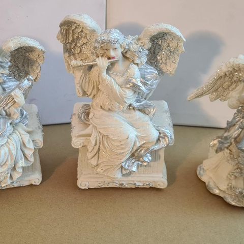 Engel-statuer - Fin julepynt - Keramikk