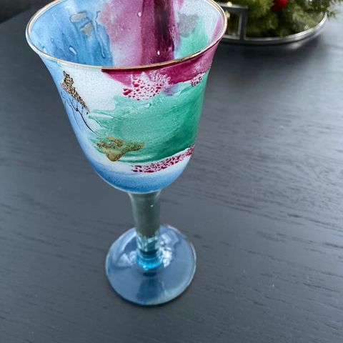 Nydelig håndmalt glass på stett