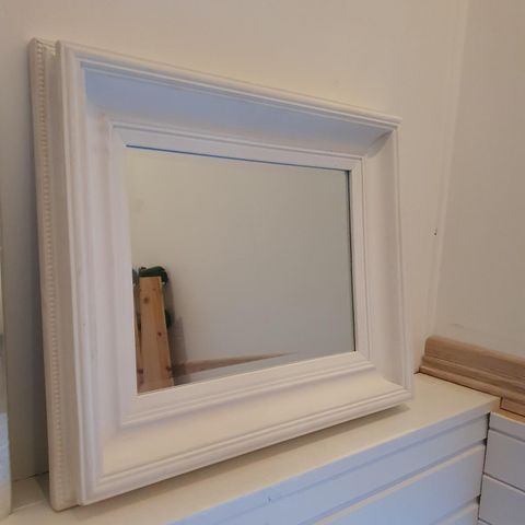 Vegghengt speil - 50 x 55 cm