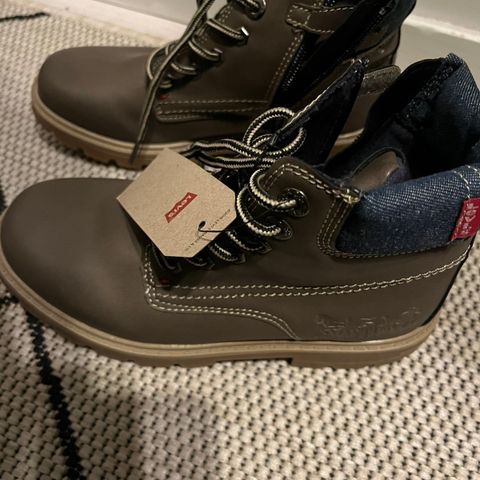 Levis boots sko str 33