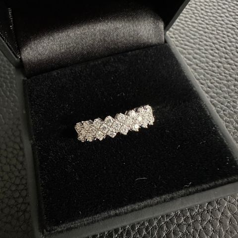 Helt ny! Diamant ring 0,65 ct str.56