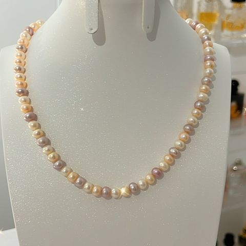 Fersk perle halskjede til salg !