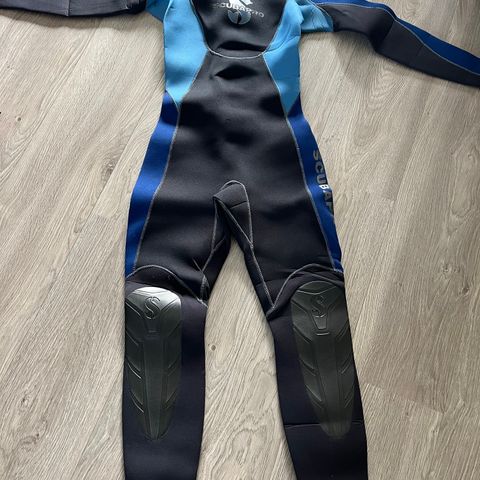 ScubaPro - dame scuba diving wet suit