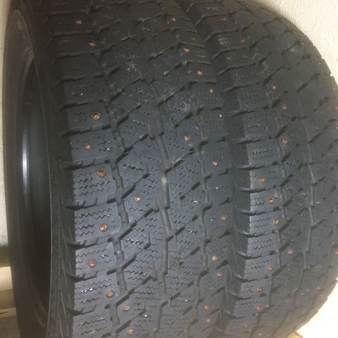 CONTINENTAL PIGGDEKK VAREBIL. 205/65R16C SELGES.