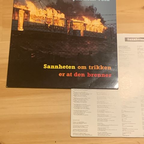 Jan Erik Vold - Sannheten om trikken er at den brenner. som ny. Vinyl