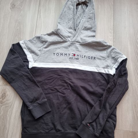 Tommy Hilfiger hoodie str 176