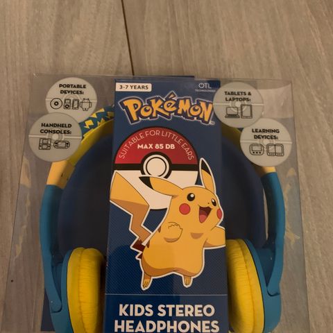 Pokemon headset / Pikachu hodetelefoner