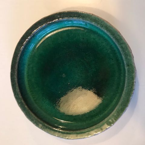 Grønn skål / askebeger i keramikk. Hank keramikk?