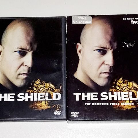 2 X 4 DVD.THE SHIELD.THE COMPLETE FIRST SEASON.