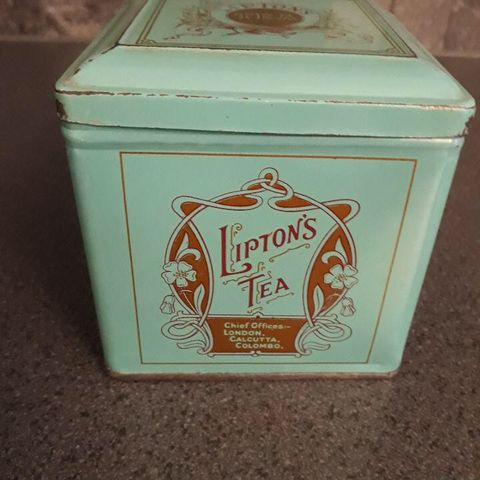Blikkboks - metallboks - Lipton’s Tea - London.