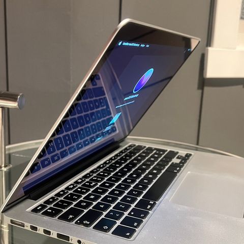 Macbook Pro (Retina, 13-inch, Early 2015)