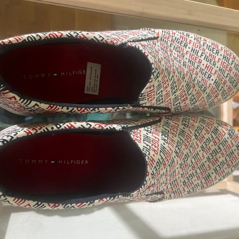 Tommy Hilfiger slip-on