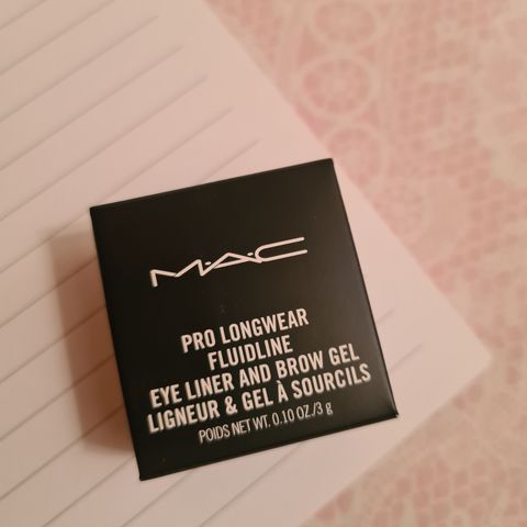 Mac black eyeliner