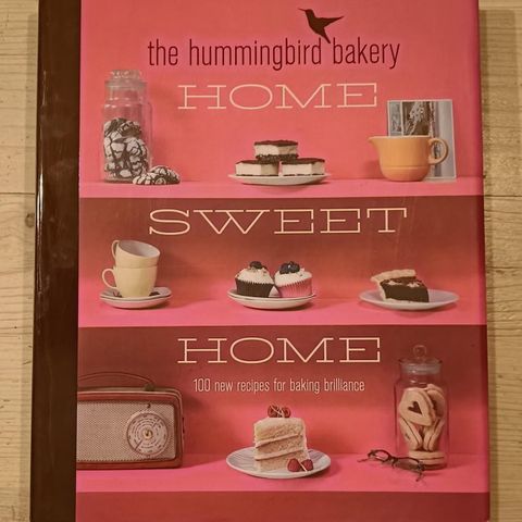Engelsk kokebok om kaker og desserter