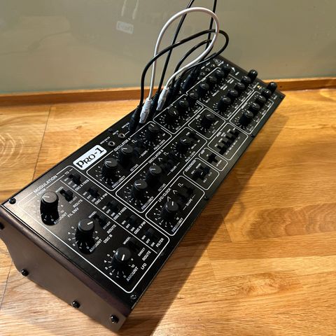 Behringer Pro-1