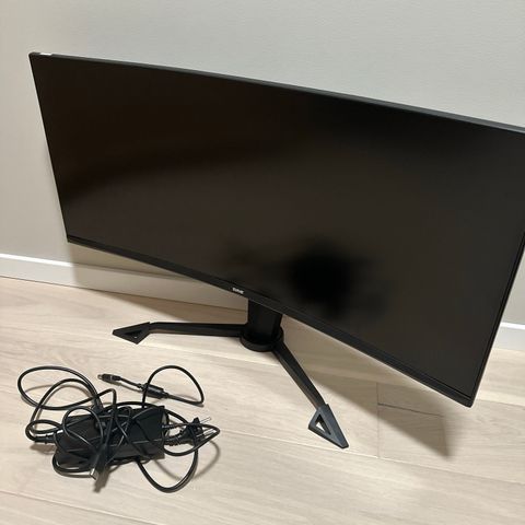 Svive 34" Curved gamingskjerm Pyx 34C601