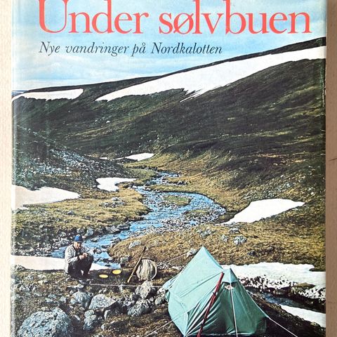 Hans Lidman. "Under sølvbuen". Nye vandringer på Nordkalotten. Oslo 1969.