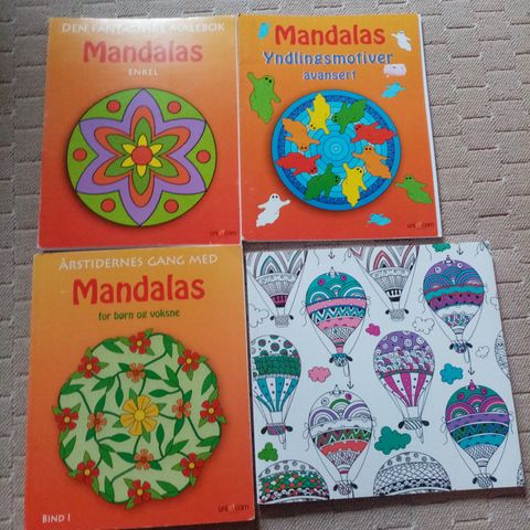 4 Mandala / bøker til å fargelegge selges