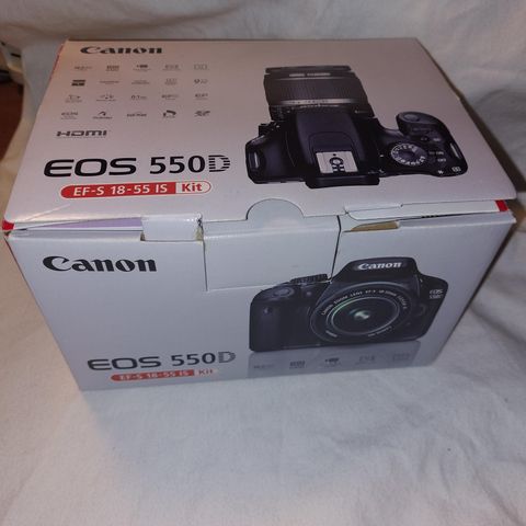 Canon EOS 550D Digital SLR Camera (inc 18-55 mm f/3.5-5.6 IS Lens Kit)