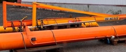 Konecranes 500kg søylesvingkran den Orange på bilde