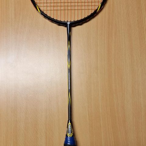 Apacs Virtuoso Performance badmintonracket selges!