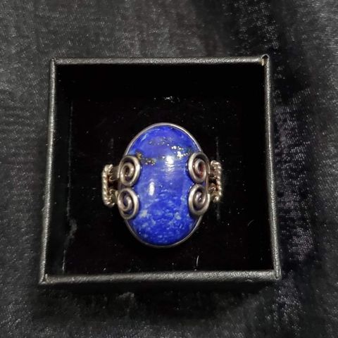 Vintage lapis lazuli ring for dame
