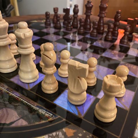 Sjakkbrikker i tre